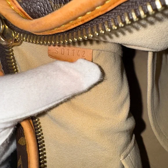 Louis Vuitton Monogram Estrella MM - Picture 12 of 16